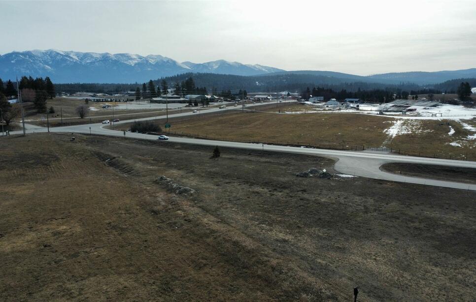 2873 And 2879 Mt Highway 82, Bigfork