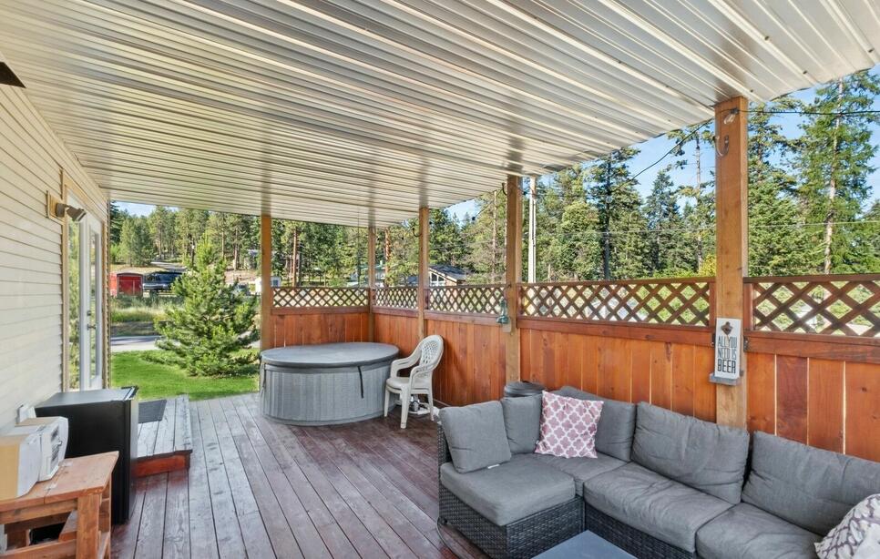 490 Bierney Creek Road, Lakeside