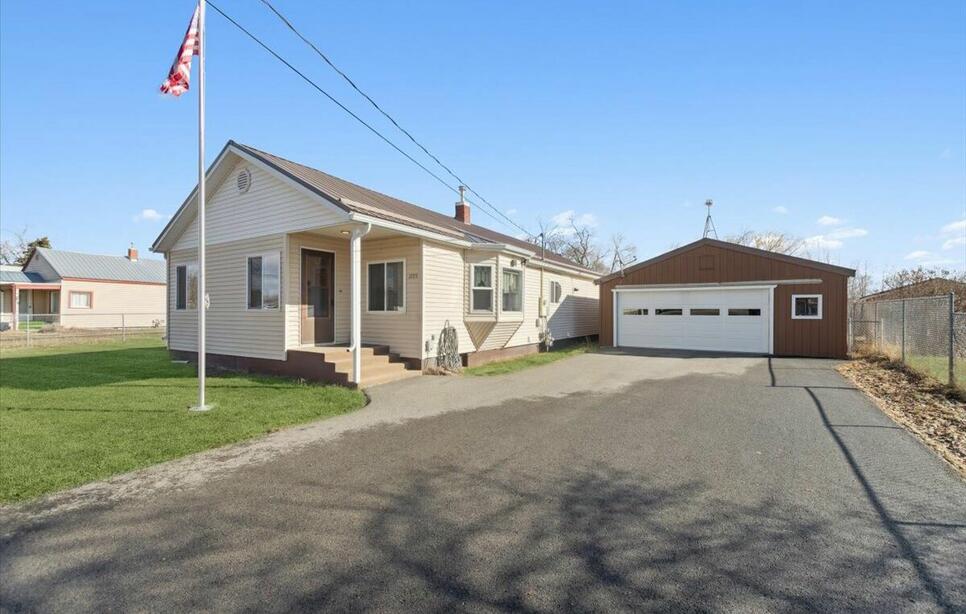 1705 8th Avenue E, Kalispell