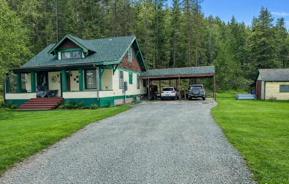 109 Pinkham Avenue N, Eureka