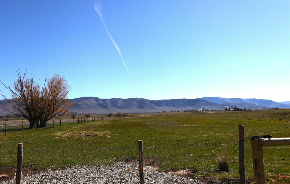 24 Cluzen Road, Lonepine