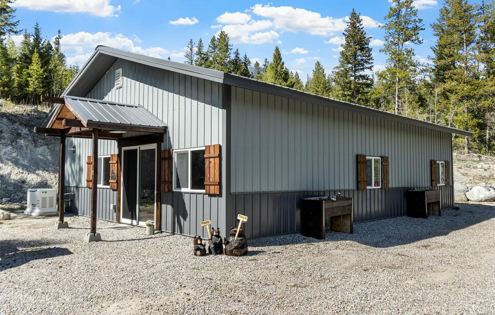 1500 Hodge Creek Road, Kila