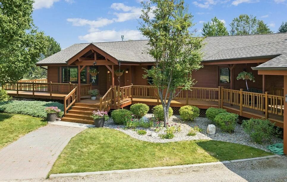 590 Country Way N, Kalispell