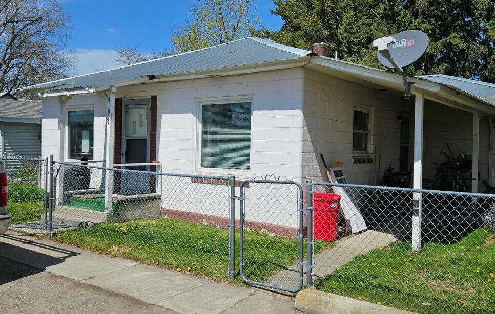 418 & 418 1/2 Buchanan Street Sw, Ronan