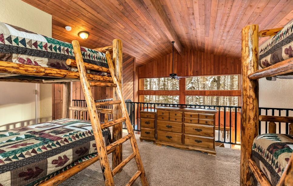 105 Cedar Way, Whitefish