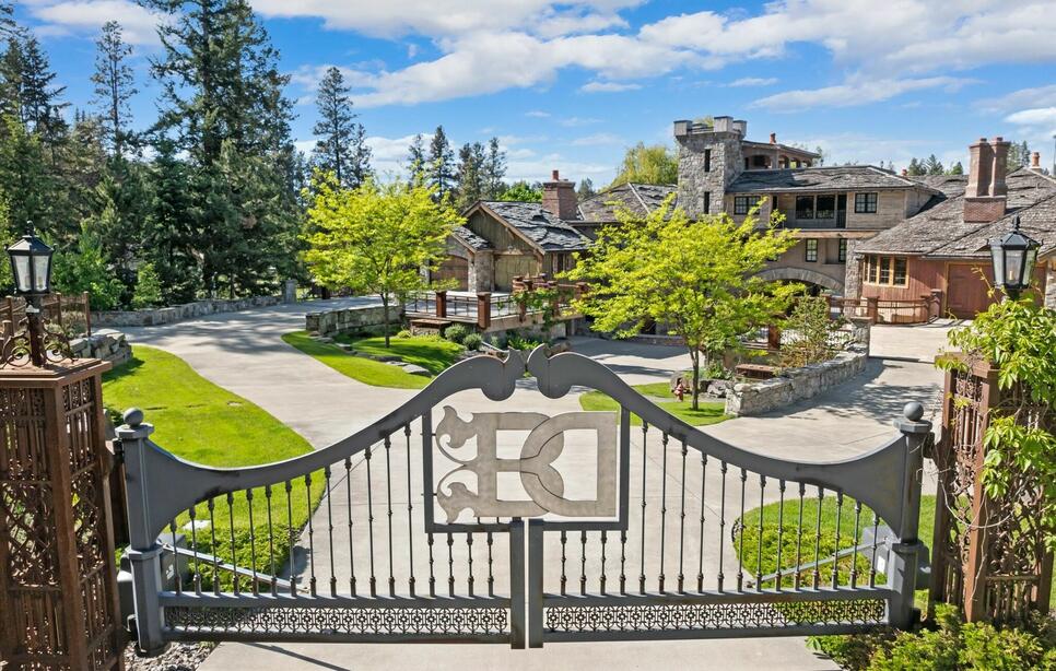 10 Bear Dance Village, Bigfork