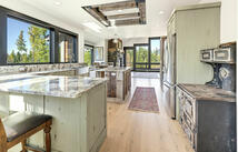 103 Glacier Hills Drive E, Martin City