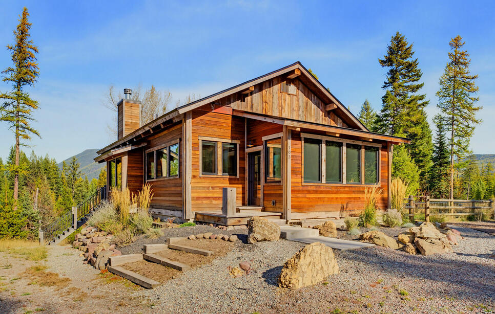 103 Glacier Hills Drive E, Martin City