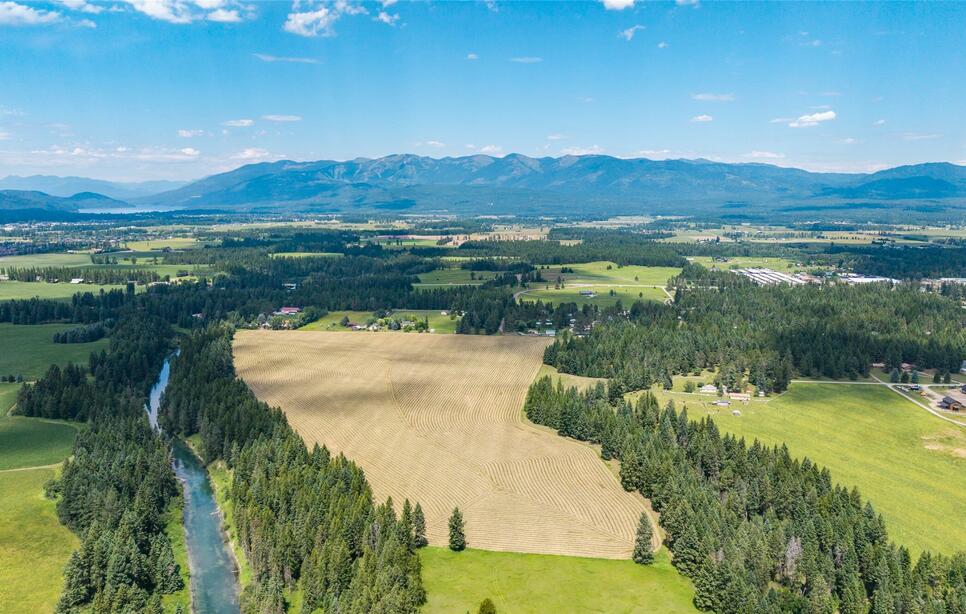 300 Barnes Lane, Columbia Falls
