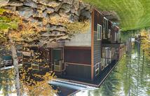 151 4th Street W, Hungry Horse