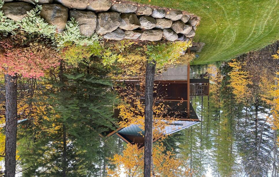 151 4th Street W, Hungry Horse