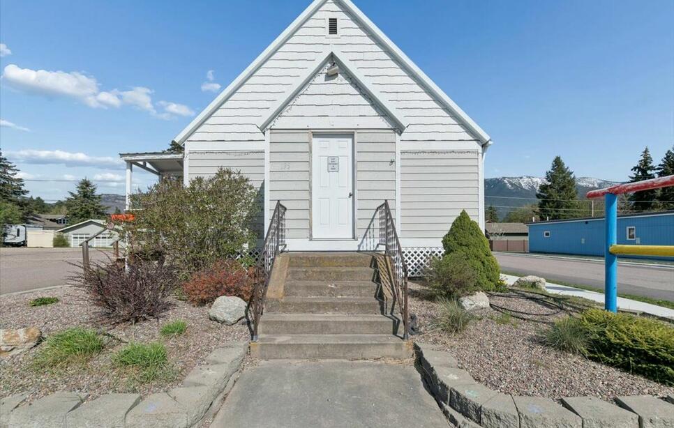 135 Nucleus Avenue, Columbia Falls