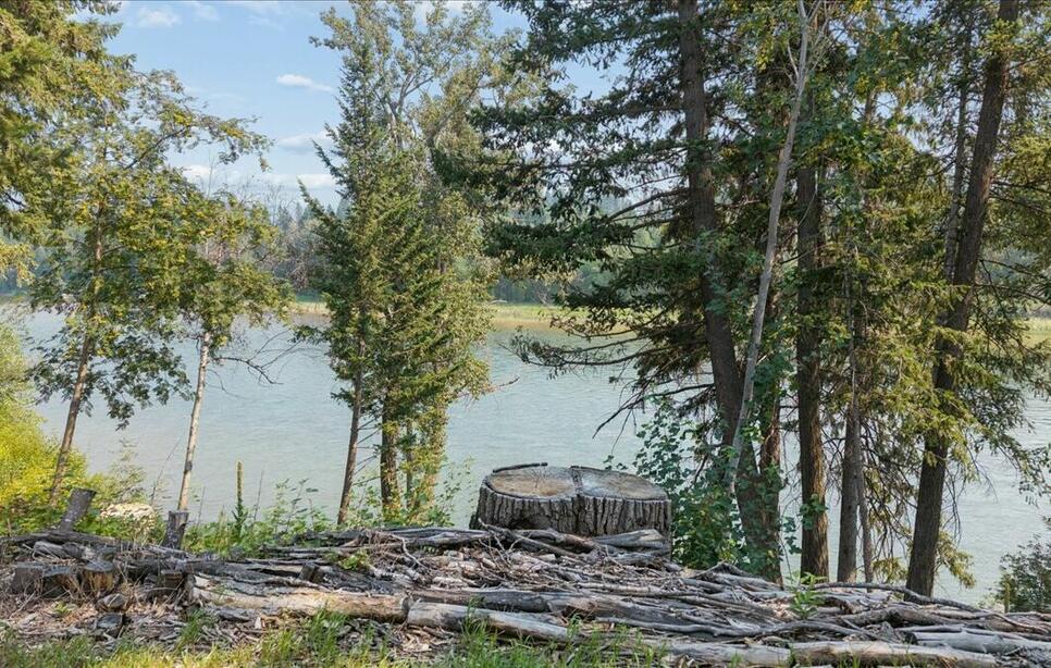 1530 Riparian Drive, Columbia Falls