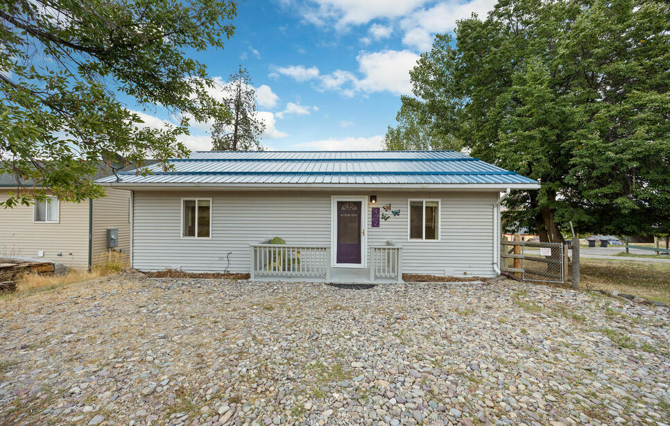402 Aeneas Street N, Hot Springs