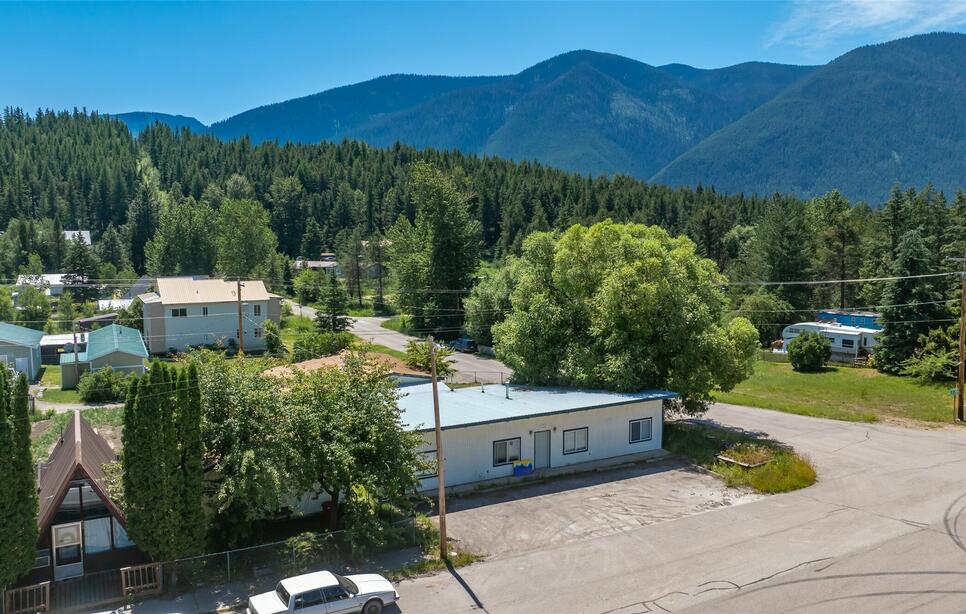 100 Central Avenue, Martin City