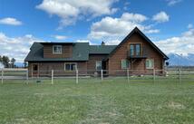 1040 Cowboy Way, Columbia Falls