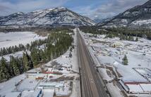 7386 Us Highway 2 E, Columbia Falls