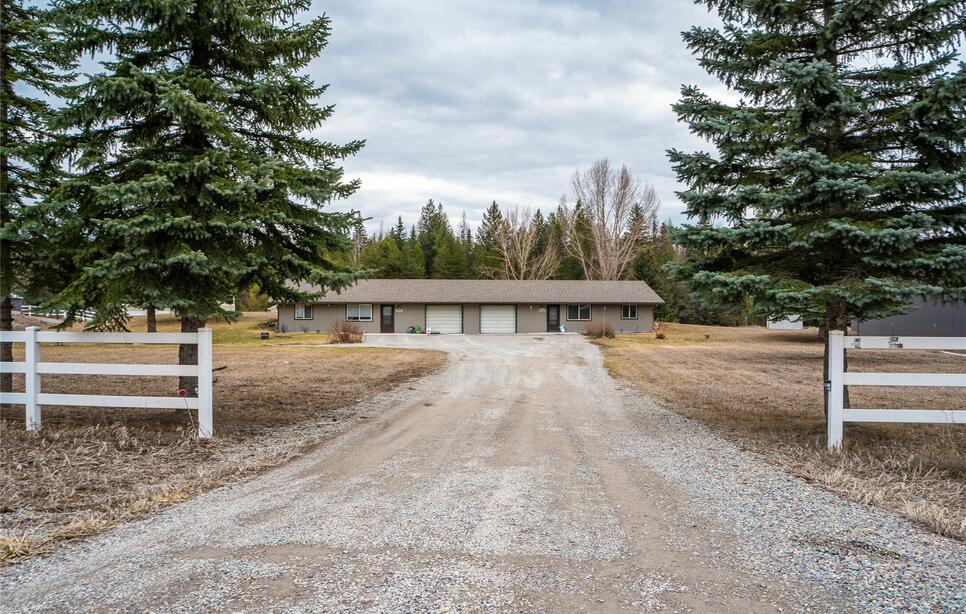 3762 Mt Highway 40 W, Columbia Falls