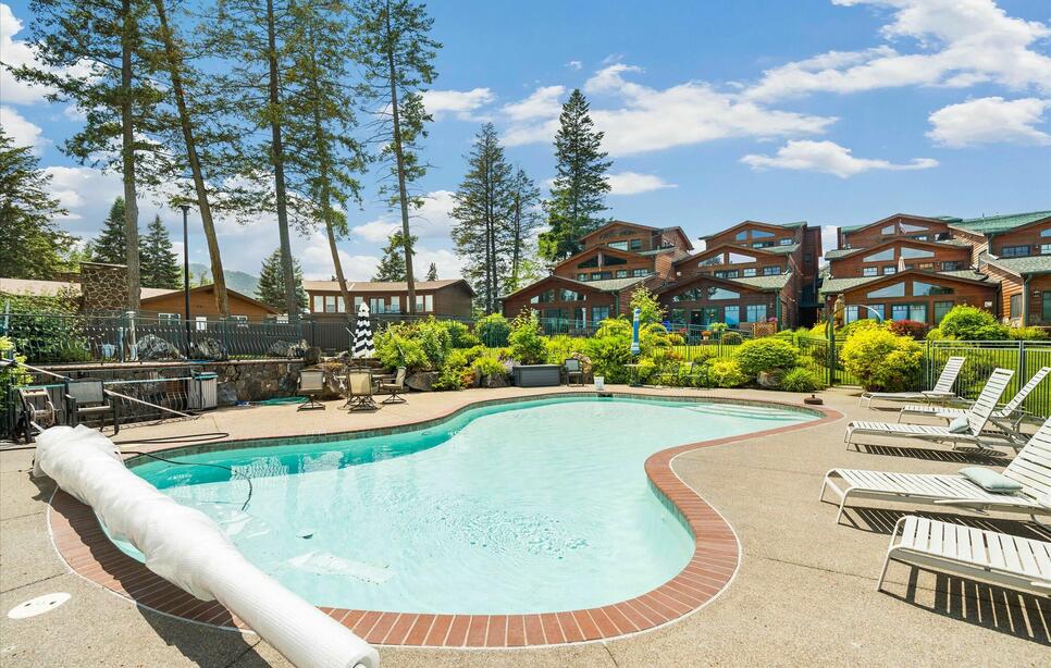 150 Adams Street, Lakeside