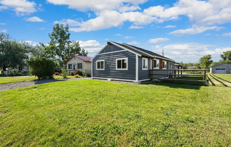 207 8th Avenue W, Polson