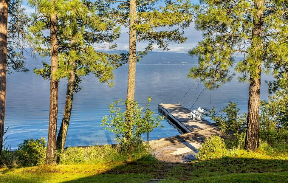 338 Flathead Lodge Road, Bigfork