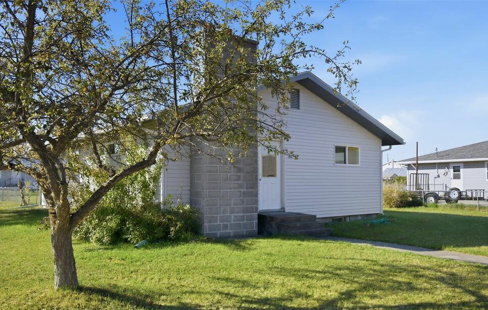 401 9th Avenue W, Polson