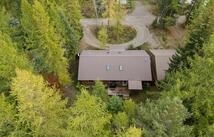 204 4th Street W, Hungry Horse