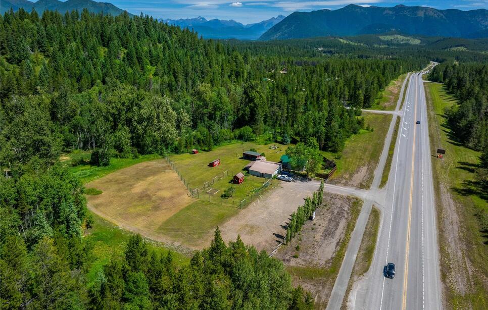 11315 Us Hwy 2 E, West Glacier
