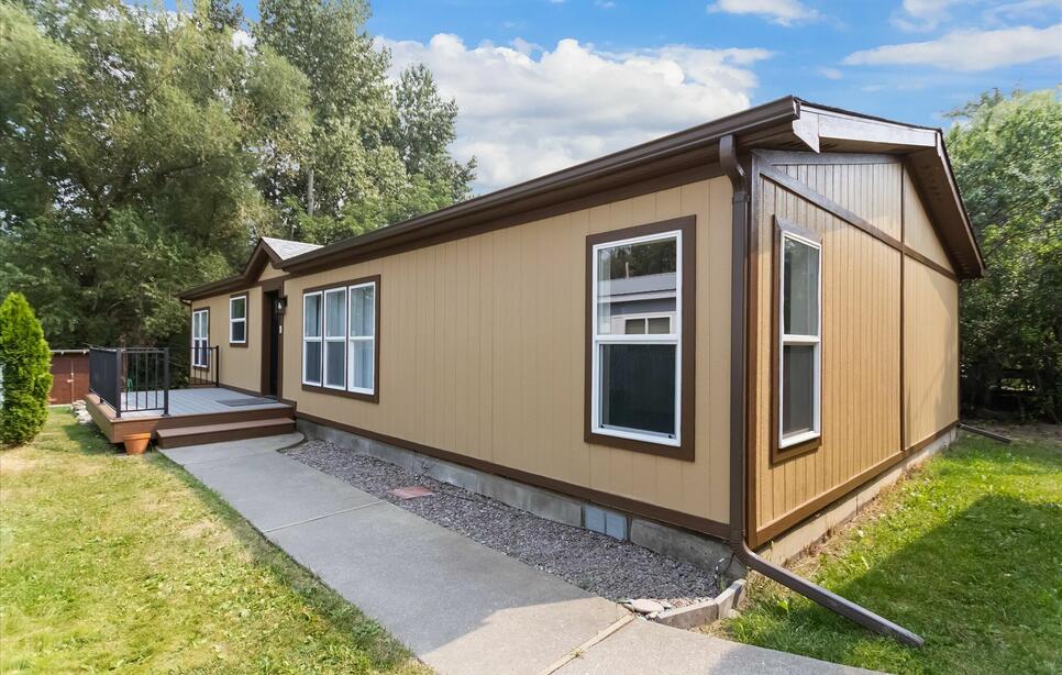720 4th Avenue E, Columbia Falls