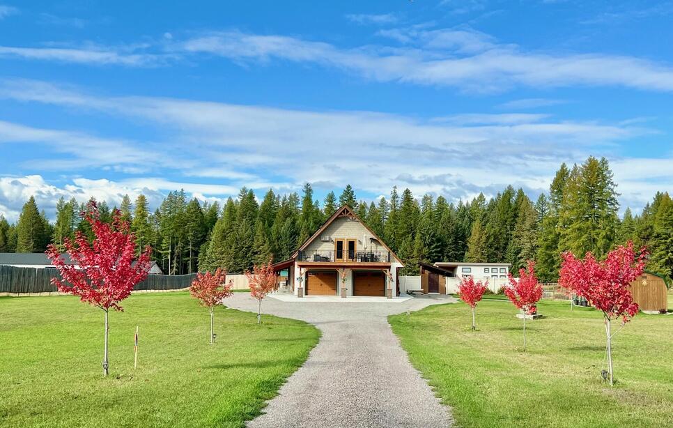 205 Kinnikinnick Lane, Columbia Falls