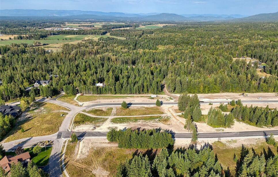 401 Meadow Lake Drive, Columbia Falls