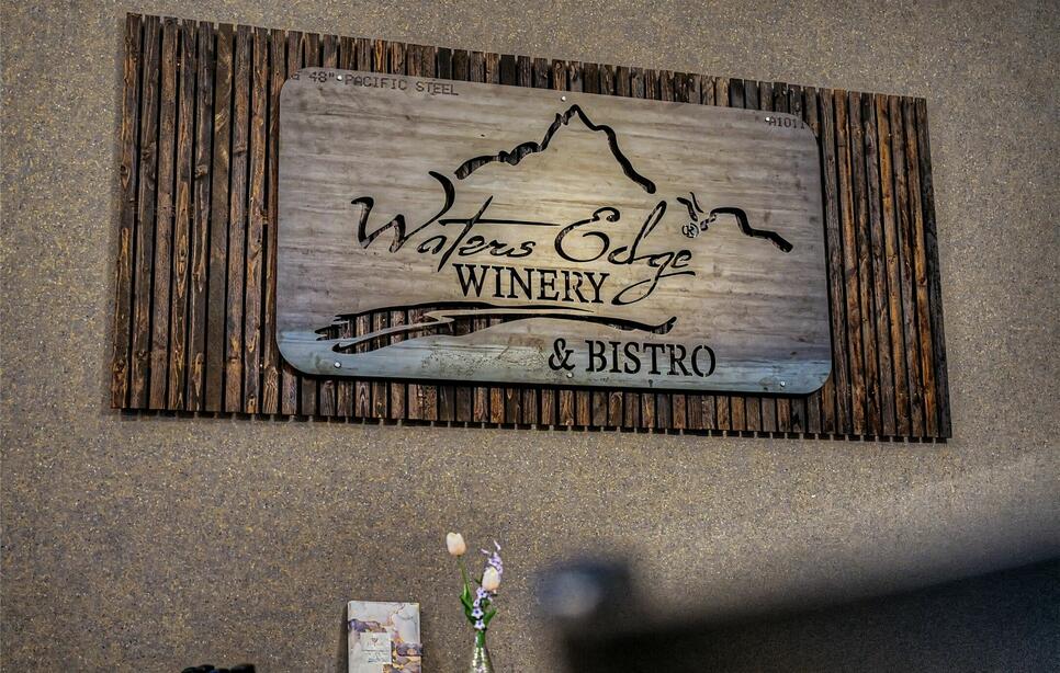 2593 Us Hwy 2, Kalispell