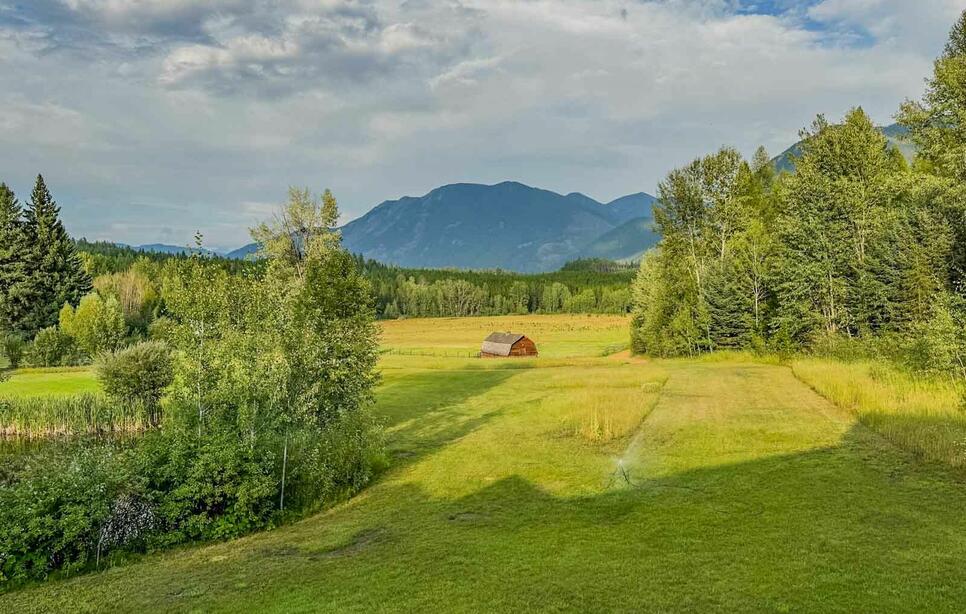 300 Desert Lodge Road, West Glacier