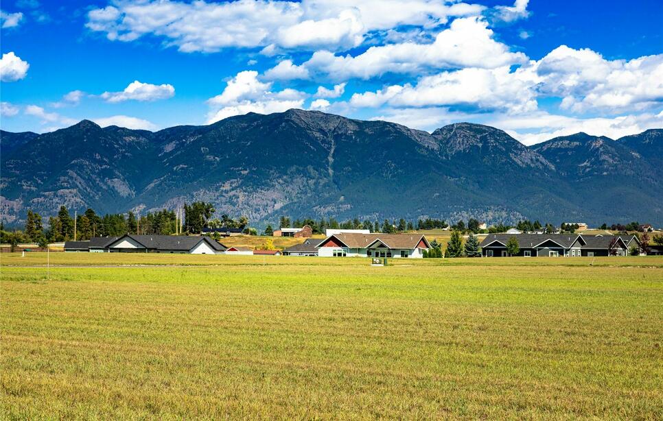 212 Holbrook Drive, Kalispell