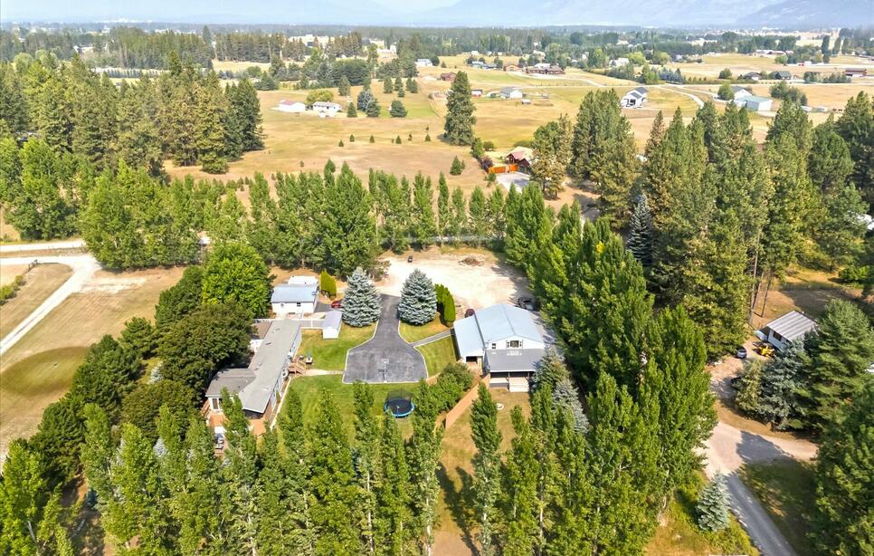 300 Jay Hawk Lane, Columbia Falls