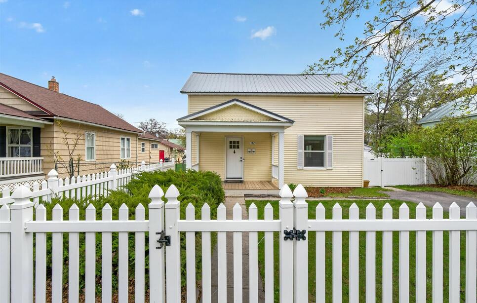117 3rd Avenue E, Kalispell