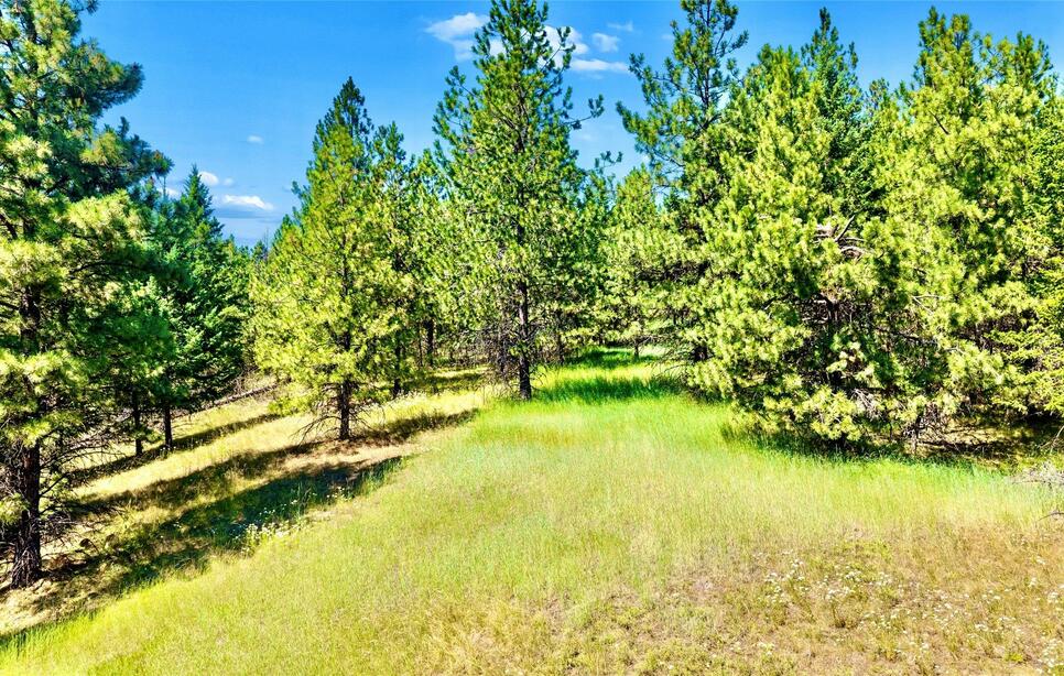 Nhn Rolling Hills Road, Eureka