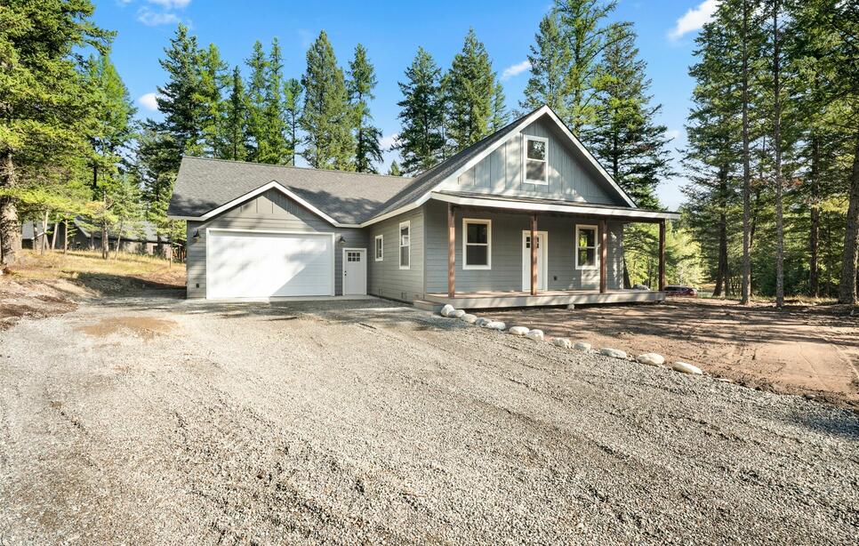 90 Forest Loop, Eureka