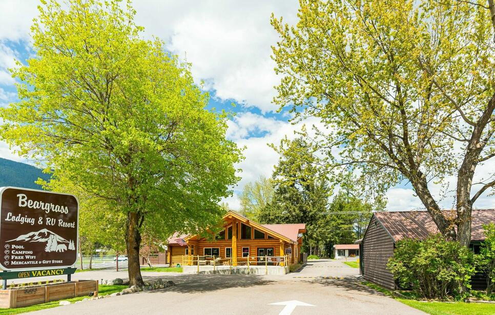 8688 Us Highway 2 E, Hungry Horse