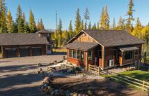 103 Glacier Hills Drive E, Martin City