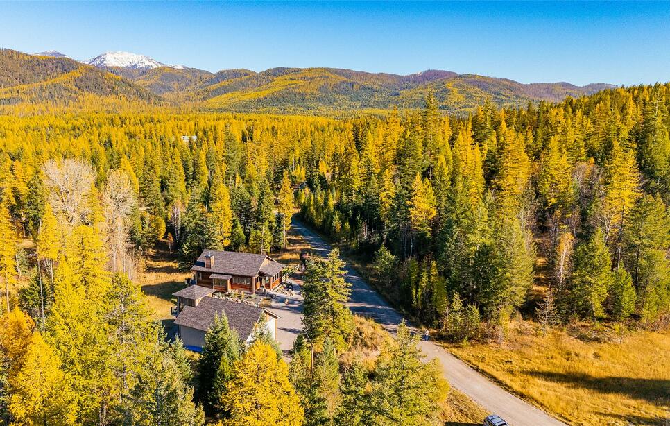 103 Glacier Hills Drive E, Martin City