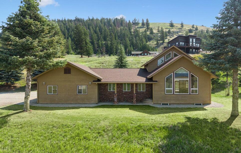 100 Mountain Circle, Eureka