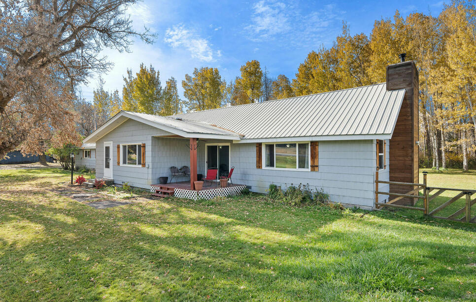 1785 Mt Highway 206, Columbia Falls