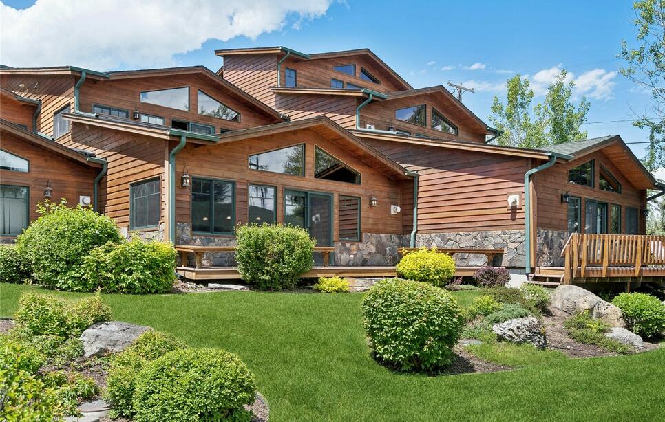 150 Adams Street, Lakeside