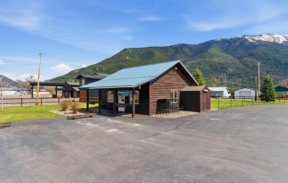 7343 Us Hwy 2 E, Columbia Falls