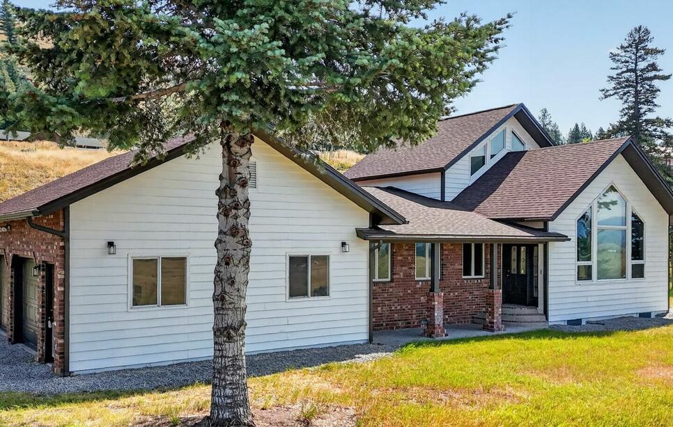 100 Mountain Circle, Eureka