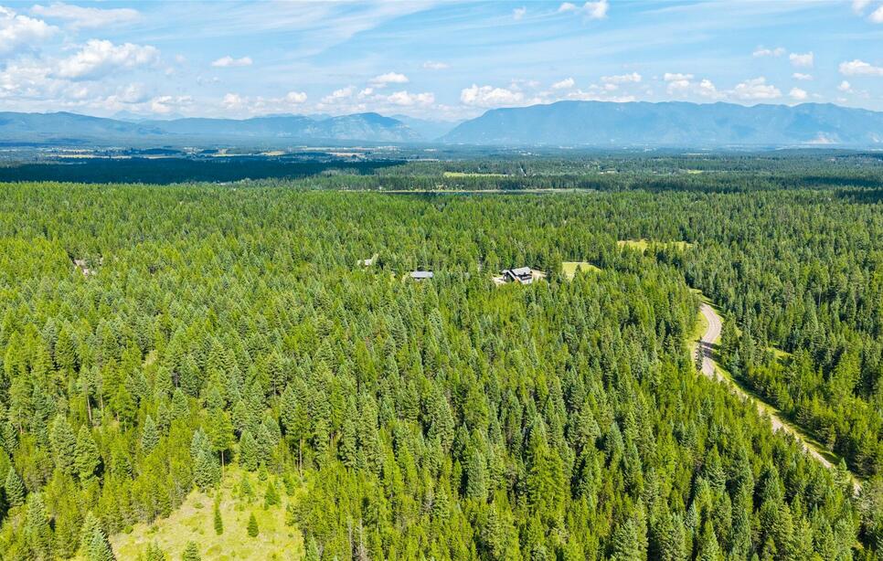 582 Whitefish Hills Loop, Whitefish