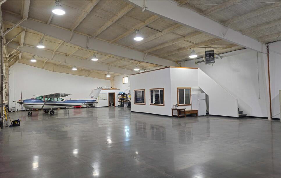 144 & 152 Taxilane 3 N, Kalispell