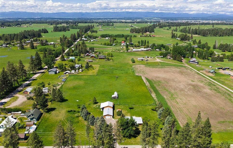 2232 Middle Road, Columbia Falls
