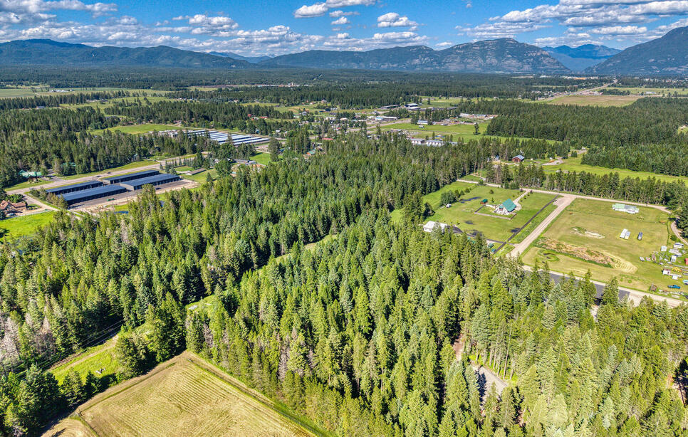 219 Kinnikinnick Lane, Columbia Falls